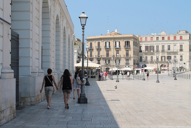 Piazza del Ferrarese em Bari
