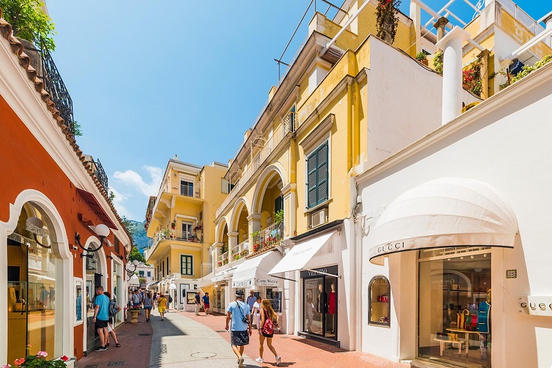 Rua da cidade de Capri