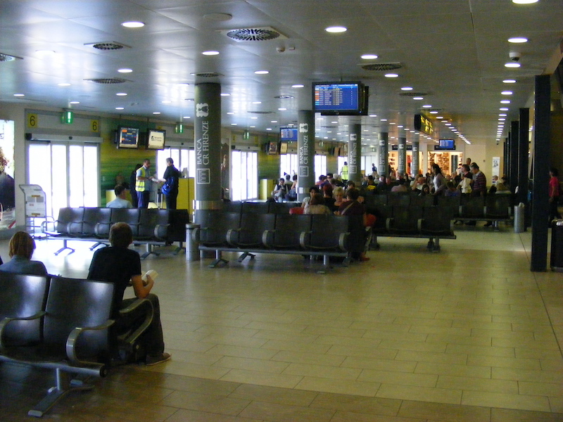 Interior do Aeroporto de Florença