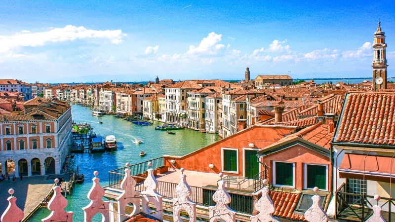 Vista do Grand Canal de dia em Veneza