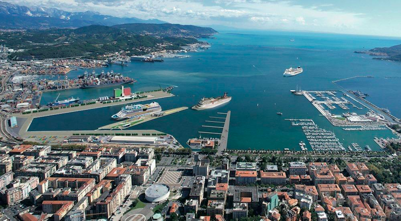 Porto de La Spezia na Itália
