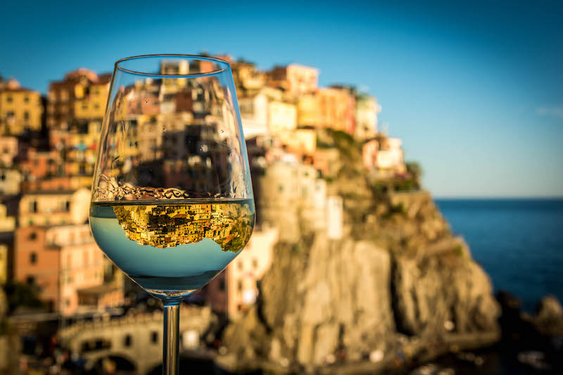 Taça de vinho em Cinque Terre
