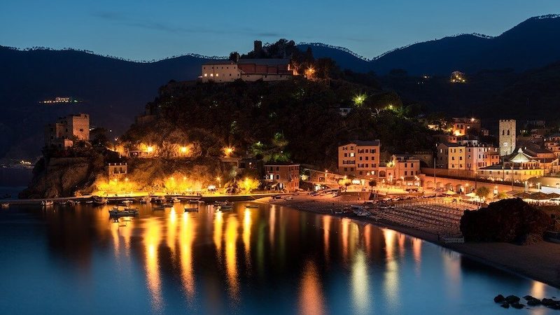 Monterosso al Mare à noite