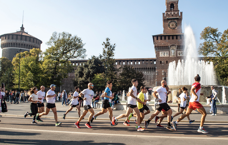 Corredores na Maratona de Milão